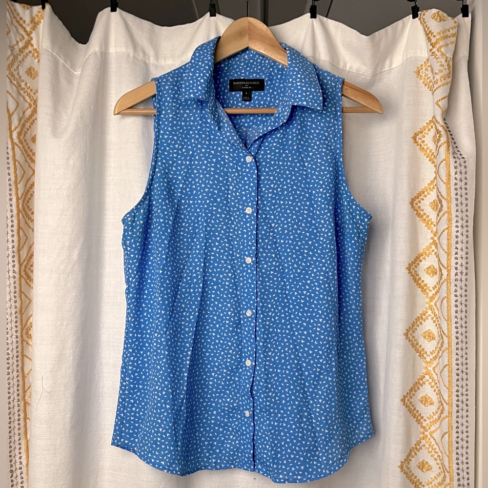 BANANA REPUBLIC Sleeveless Blouse